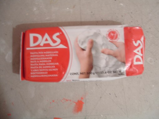 Me sorprendió lo efectiva que resultó, a mi me agrada trabajar más con esta pasta que con cerámica en frío, como dije antes es solo cosa de gustos.