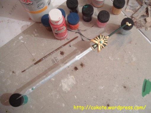 figura fuu pasta para modelar 032 Mientras secaba lo demás, seguí con la espada.