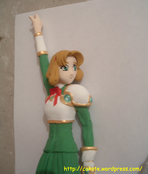 figura fuu pasta para modelar 037 Ahora sí se puede pegar el mechón de pelo con toda tranquilidad.