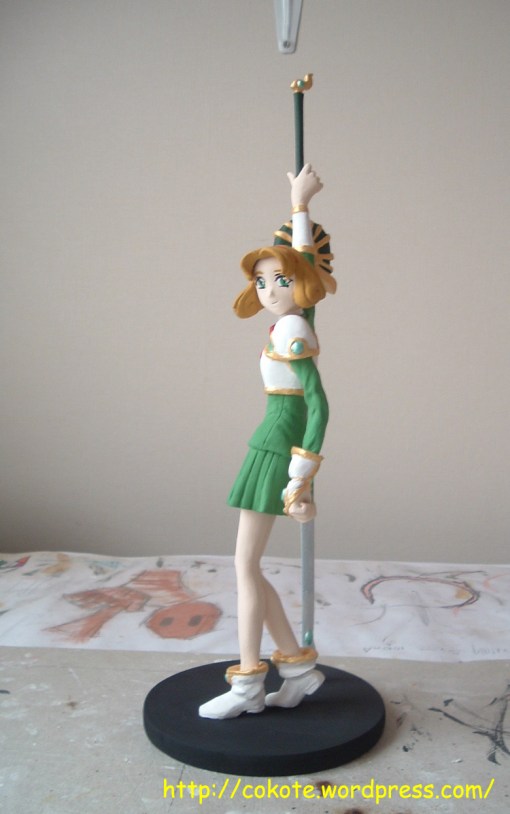 figura fuu pasta para modelar 042 Una vez pintado todo, reviso nuevamente para ver si es que hay que corregir algunos errores.