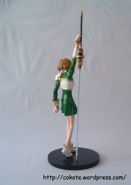 figura fuu pasta para modelar 047 Ahora que veo la base, pienso que quizá hubiera quedado mejor si en lugar de pintarla negra, le hubiera pintado el símbolo de Windom...al menos el que salía en la tapa del manga.