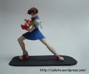 Figura de arcilla, con esqueleto de alambre pintada con témperas.