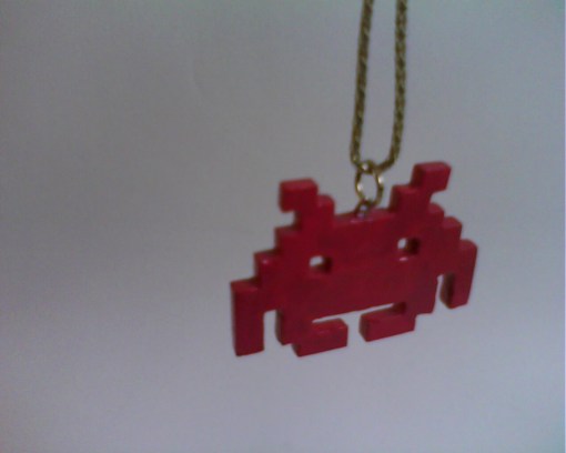 necklace Space Invaders 0